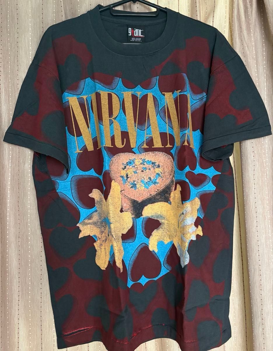 Nirvana Heart Shaped Box L ニルヴァーナ 総柄Tシャツ 全面 Nirvana Heart Shaped Box L ニルヴァーナ 総柄Tシャツ 全面