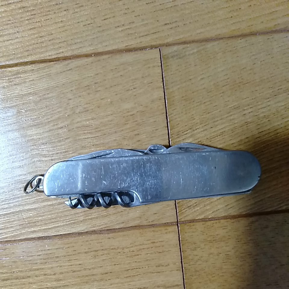 クーポン推奨!最終値引き!!コロナ値下げ! マルチサバイバルナイフ! 8種類ツール!未使用! 避難袋、キャンプ等に! 希少非売品!