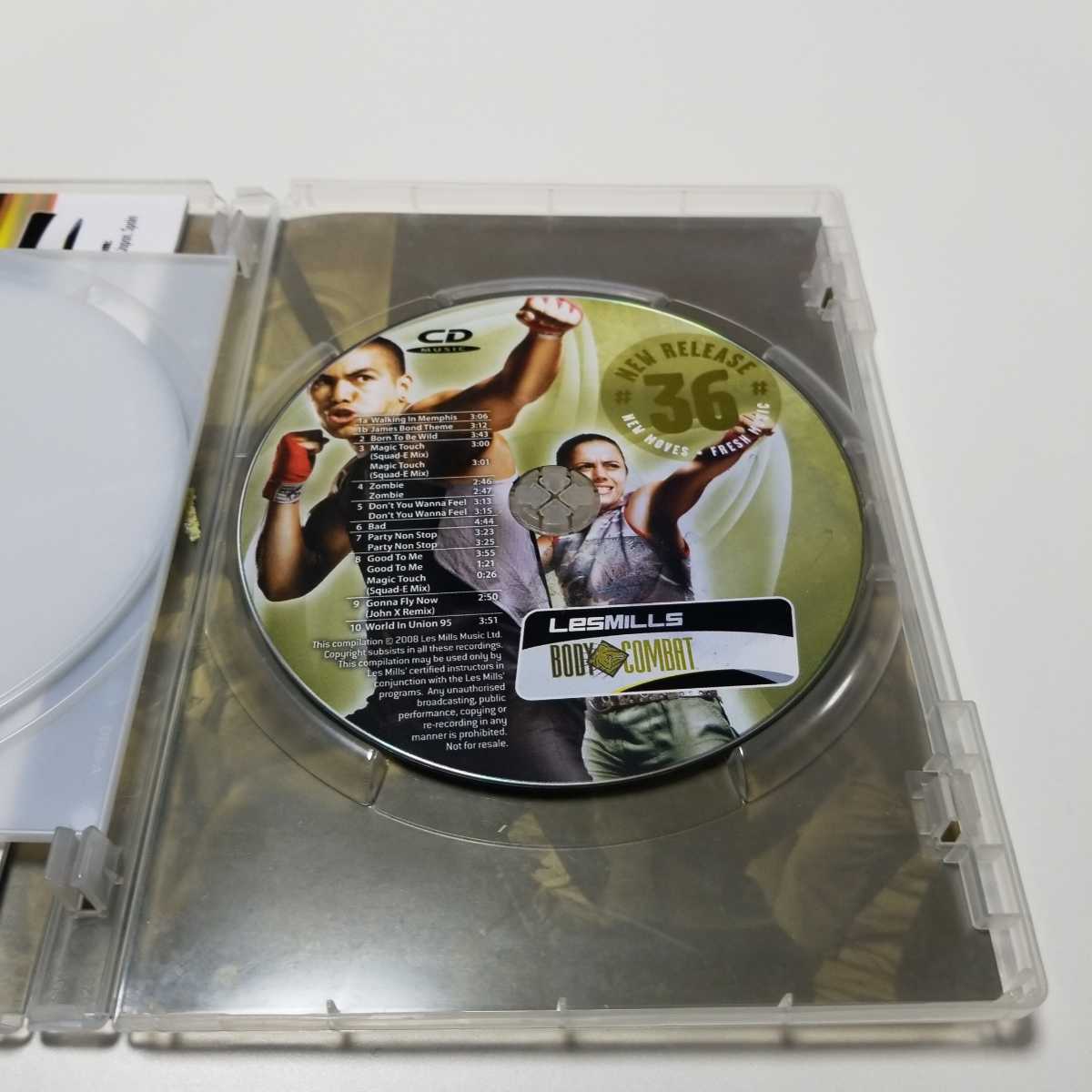再生検査済！正規品 レスミルズ ボディコンバット 36 DVD CD ノート ゴールドジム ダイエット 格闘 リーボック コナミ ボクシング 筋トレ 