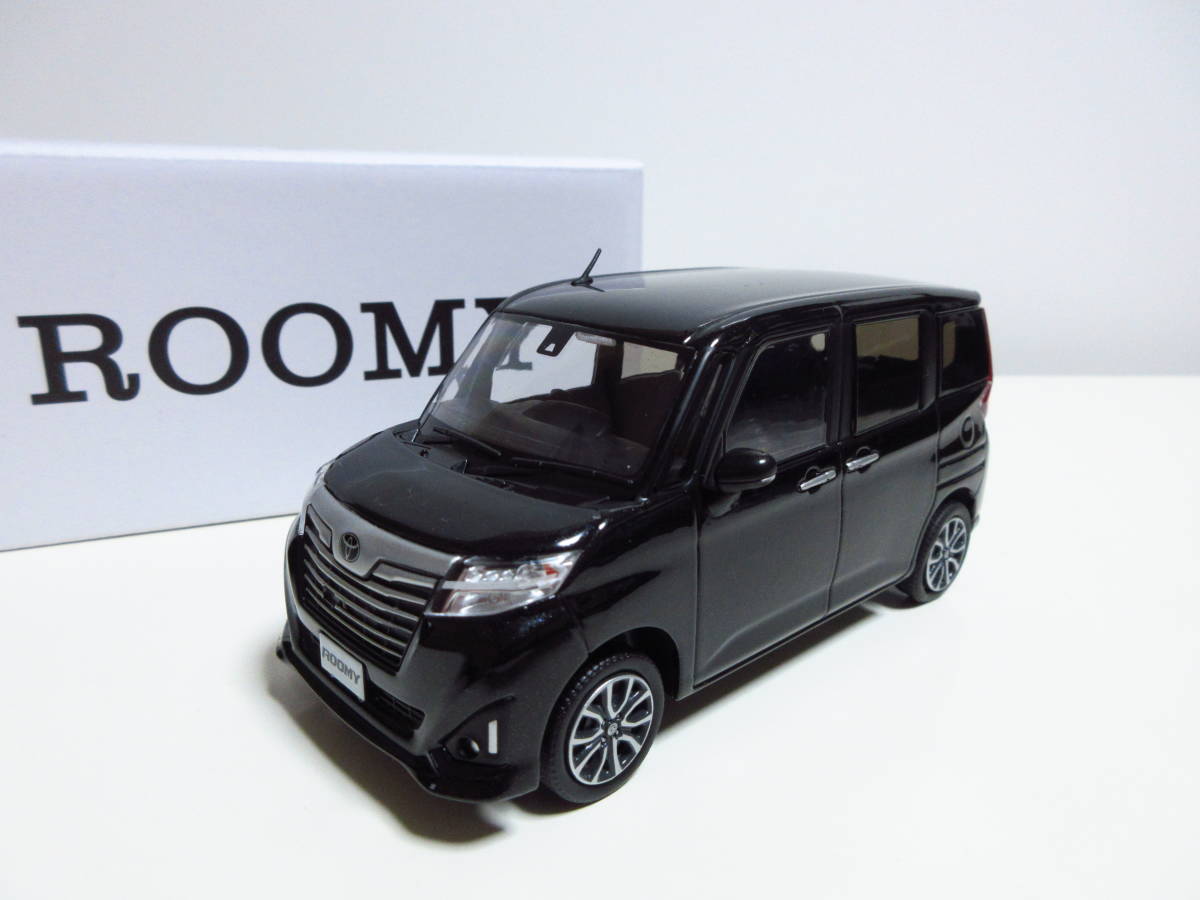 1/30 トヨタ 新型ルーミー ROOMY カラーサンプル 非売品 ミニカー　ブラックマイカメタリック