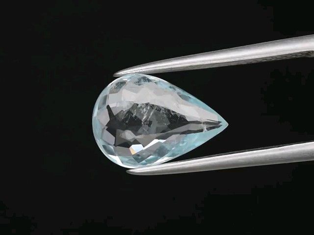 No.715 アクアマリン 約1.71ct 約11.5mm×8mm ブラジル産
