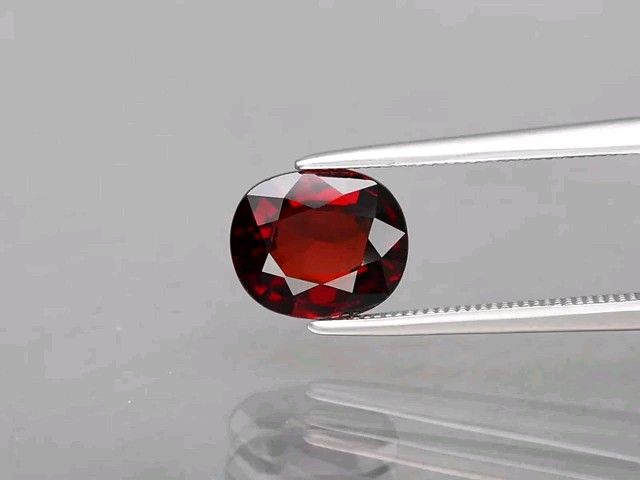 No.713 ガーネット 約2.1ct 約8.5mm×7mm アフリカ産