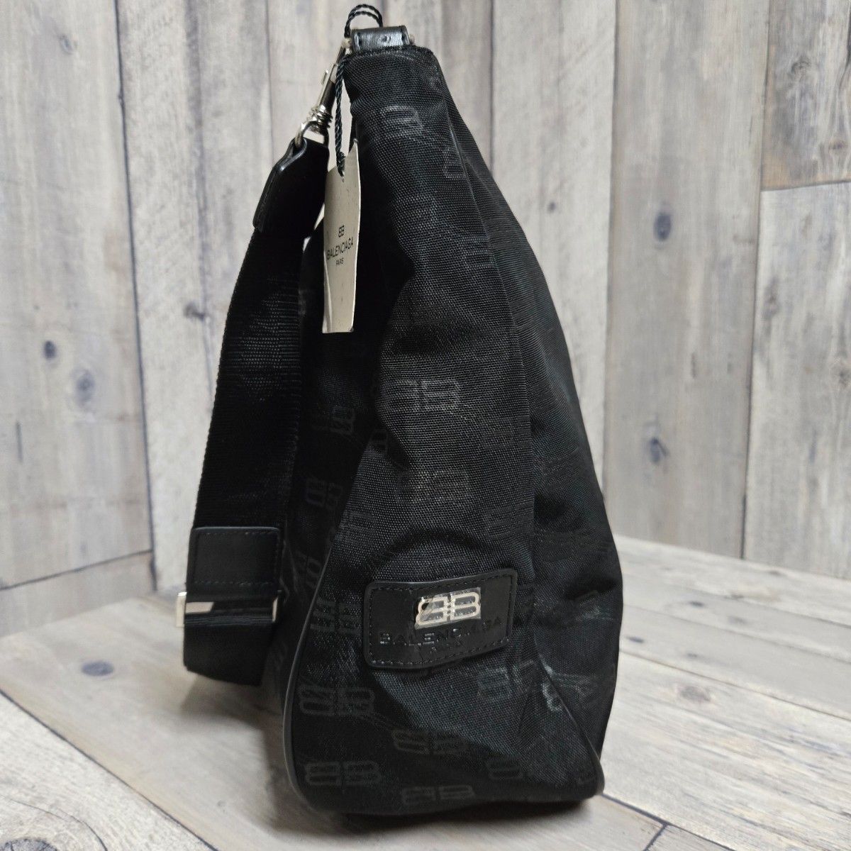 BALENCIAGA バレンシアガ ショルダーバッグ ブラック 大きめ BALENCIAGA バレンシアガ ショルダーバッグ ブラック 大きめ