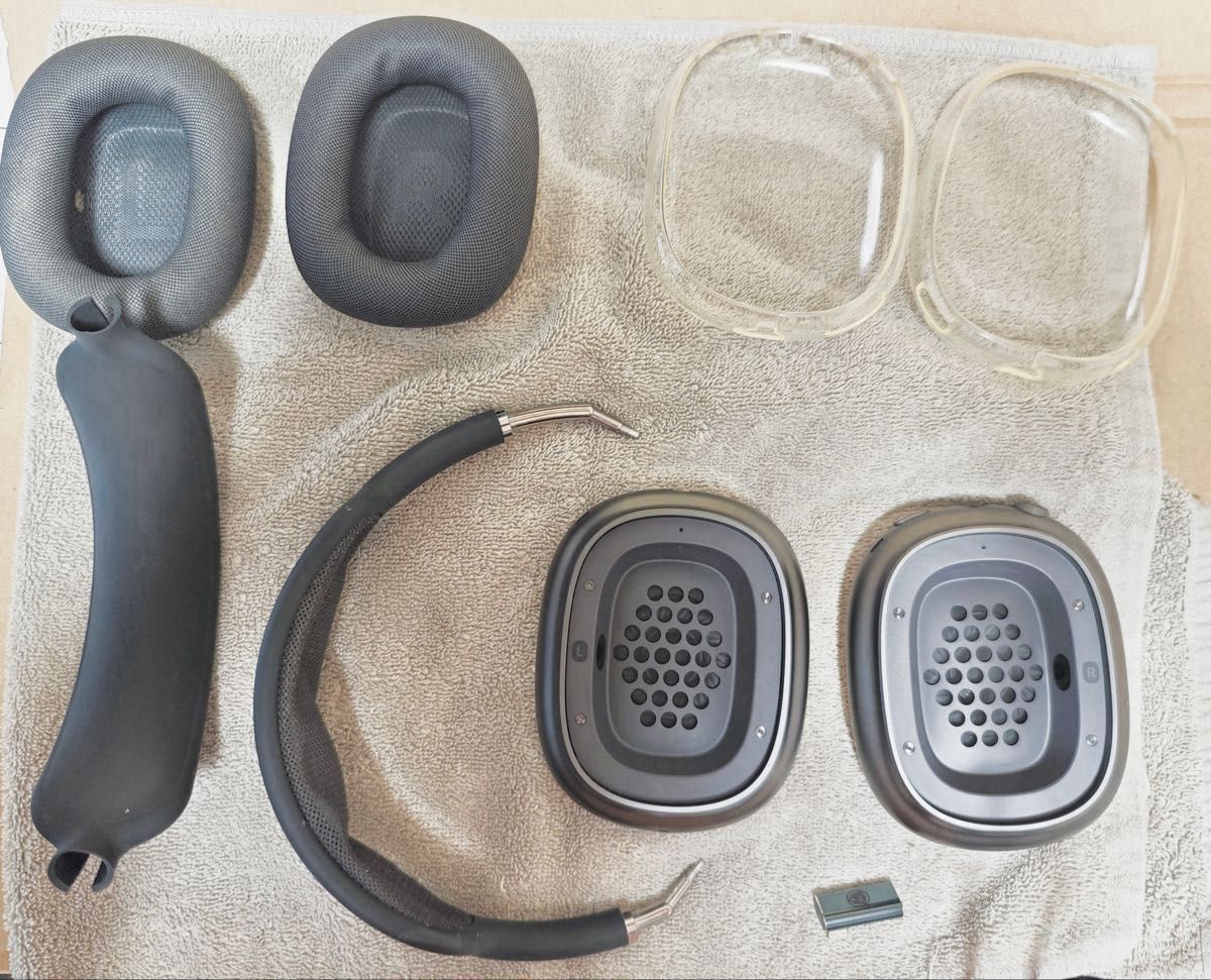AirPods Max Apple 《USB-C変換機 保護カバー付》 ヘッドホン AirPods Max Apple 《USB-C変換機 保護カバー付》 ヘッドホン