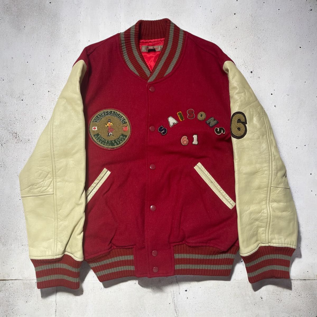 vintage QUATRE SAISONS スタジャン レザー ワッペン 古着 vintage QUATRE SAISONS スタジャン レザー ワッペン 古着