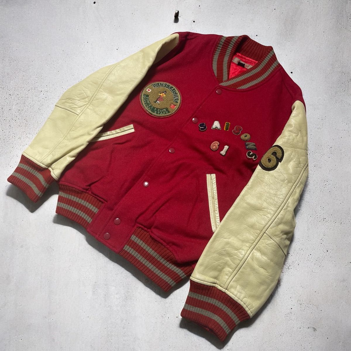 vintage QUATRE SAISONS スタジャン レザー ワッペン 古着 vintage QUATRE SAISONS スタジャン レザー ワッペン 古着