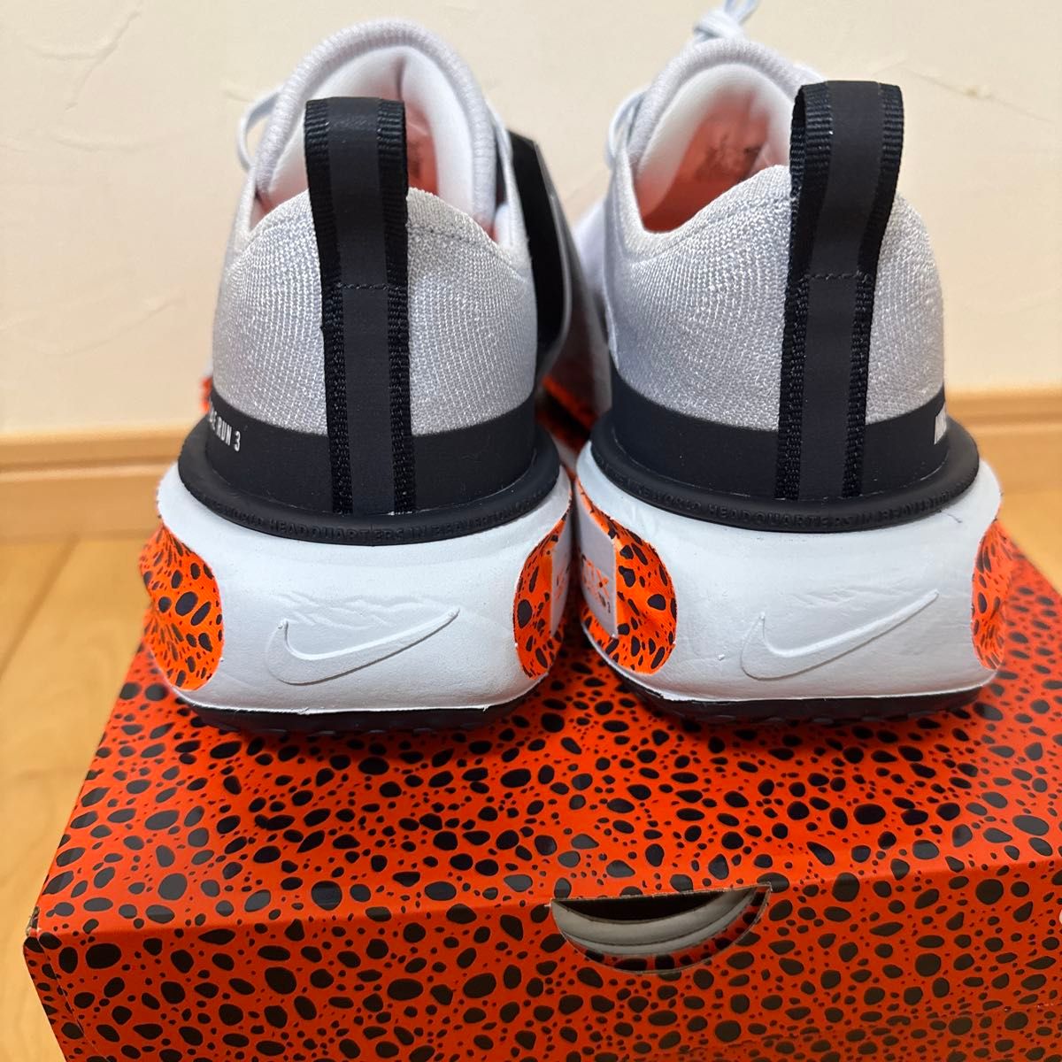 ナイキ NIKE インヴィンシブルラン3 エレクトリック パリ ナイキ NIKE インヴィンシブルラン3 エレクトリック パリ