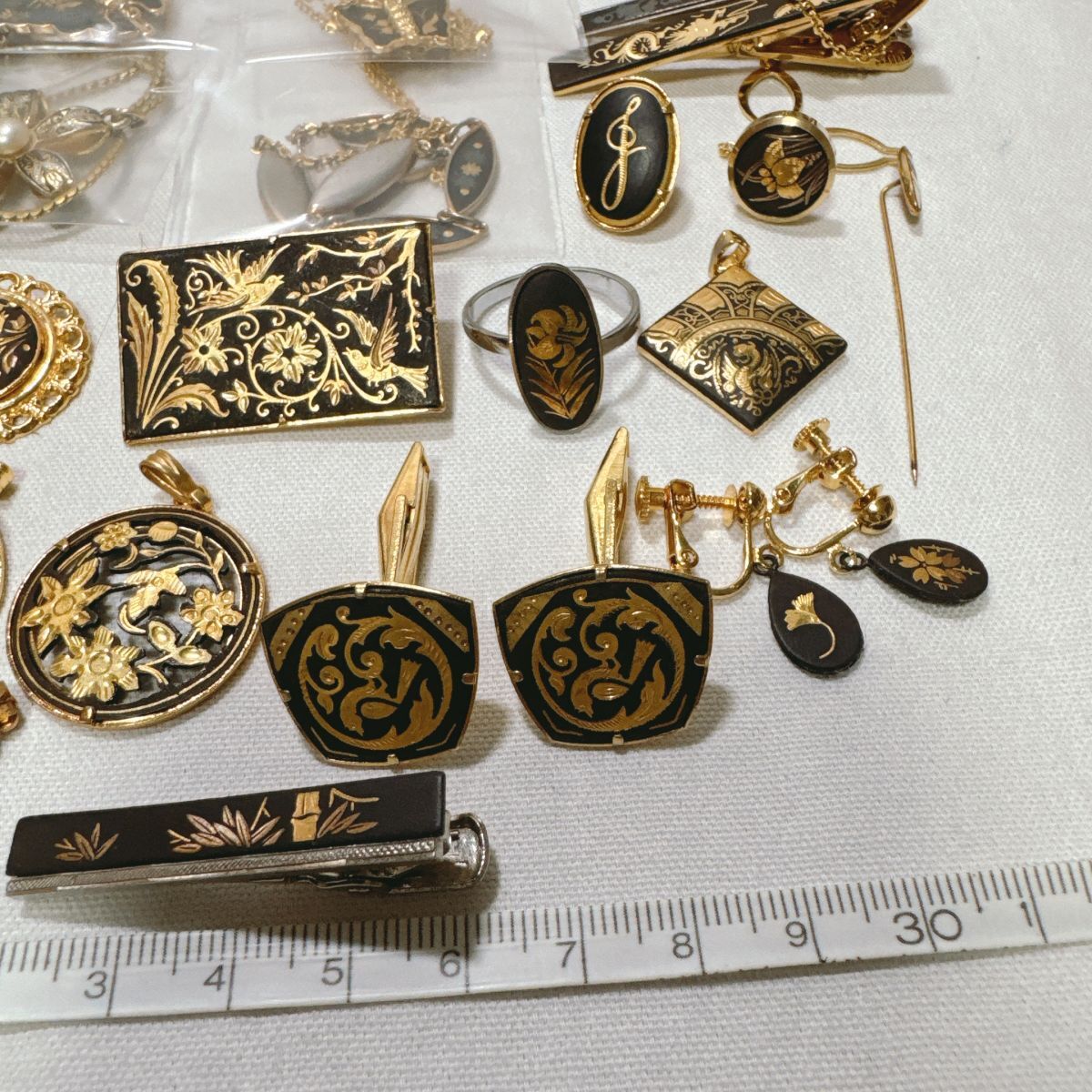 DI 象嵌 金工 ダマスキナード 等 アクセサリー 58点 まとめ 約 DI 象嵌 金工 ダマスキナード 等 アクセサリー 58点 まとめ 約