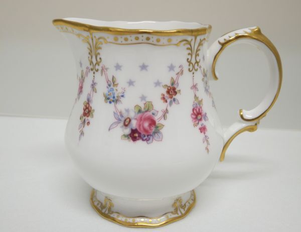 ROYAL CROWN DERBY ロイヤルクラウンダービー ロイヤル?アントワネット クリーマー ポット A.1225　LIV/　 クリーマー 陶磁器 フランス