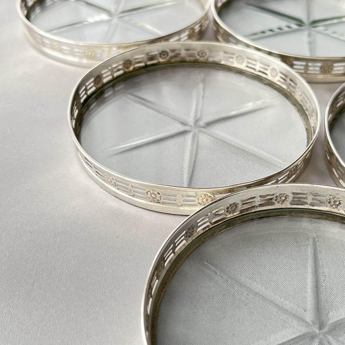 【WEBSTER】 フローラルのコースター 6枚【純銀/ガラス】 スターリング WEBSTER】 フローラルのコースター 6枚【純銀/ガラス】 透かし