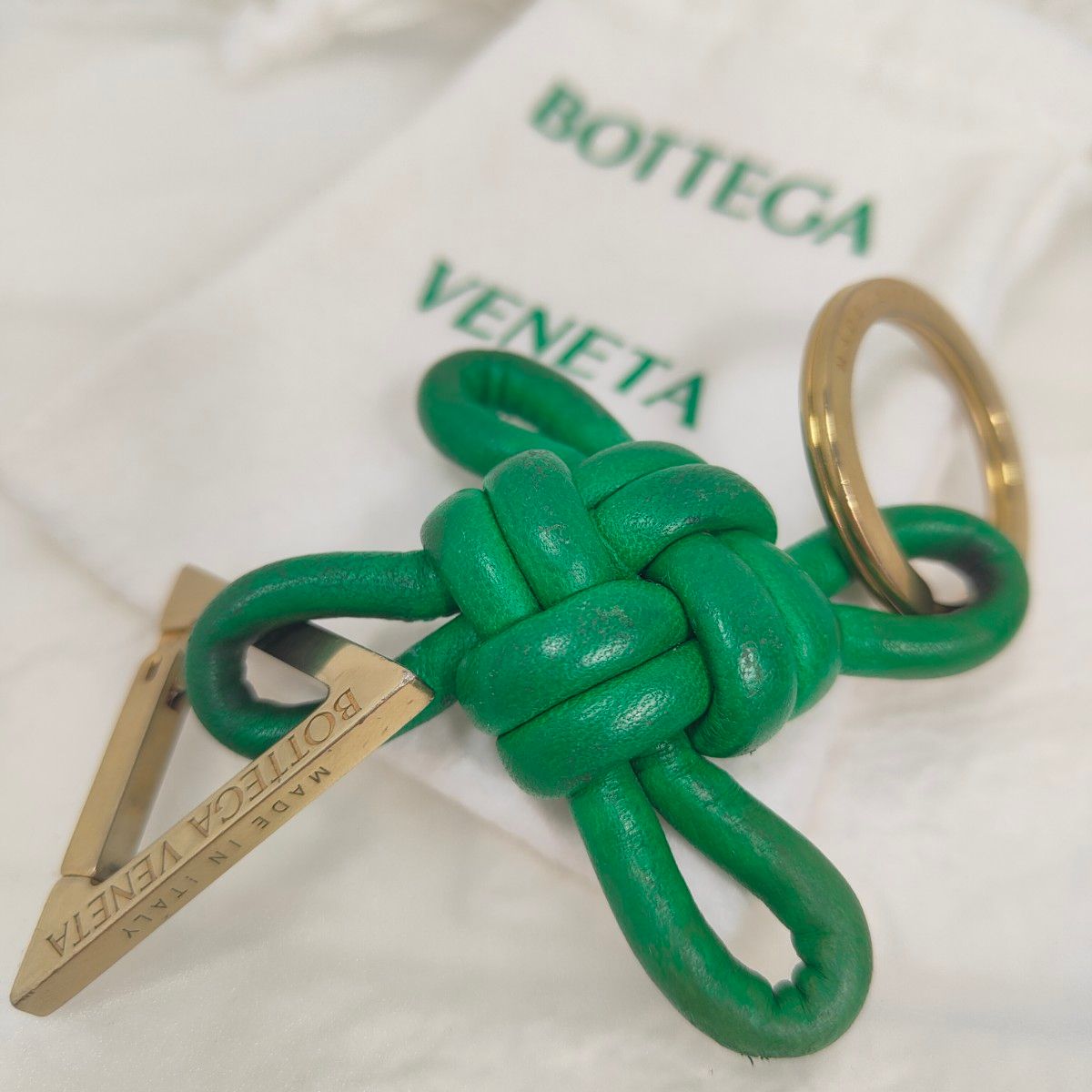 BOTTEGA VENETA ボッテガ トライアングル キーリング パラキート BOTTEGA VENETA ボッテガ トライアングル キーリング パラキート