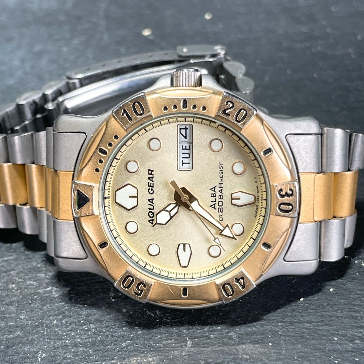 美品 SEIKO セイコー ALBA アルバ AQUA GEAR アクアギア V348