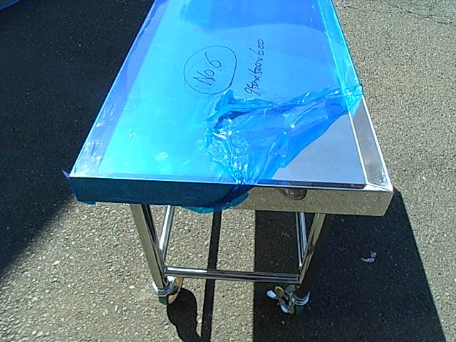 ステンレス製移動台(ドライ式厨房用)950x500xH600mm 新品 ステンレス製移動台(ドライ式厨房用)950x500xH600mm 新品