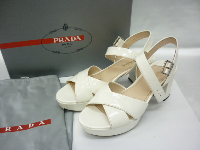 2年保証』 サンダル エナメル プラダ PRADA 白 パテント a ホワイト 1