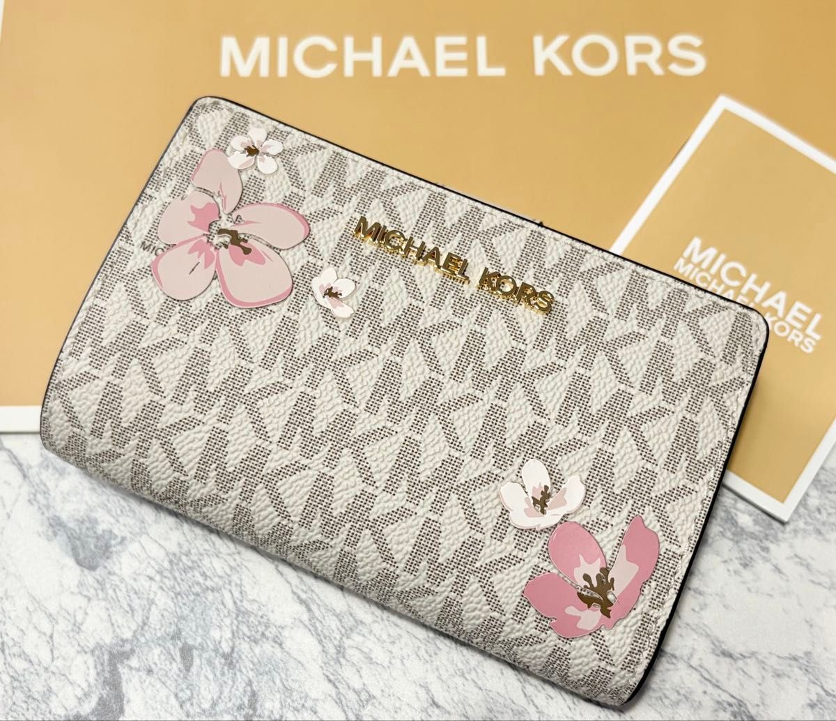 MICHAEL KORS マイケルコース 折り財布 ホワイト 花柄 新品 MICHAEL KORS マイケルコース 折り財布 ホワイト 花柄 新品