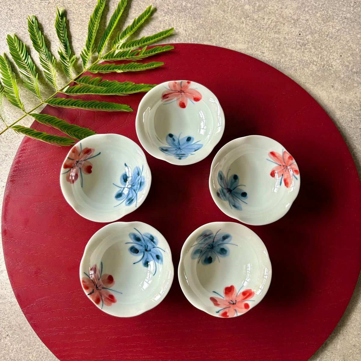 波佐見焼 花小鉢 5点セット 呉須赤絵 花柄 青 和食器 手描き 波佐見焼 花小鉢 5点セット 呉須赤絵 花柄 青 和食器 手描き