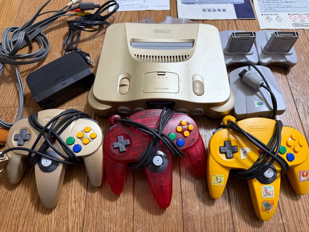 クラブニンテンドー ゴールドコントローラー&周辺機器セット ニンテンドー64 ゴールド 本体+周辺機器+コントローラー3つ 本体
