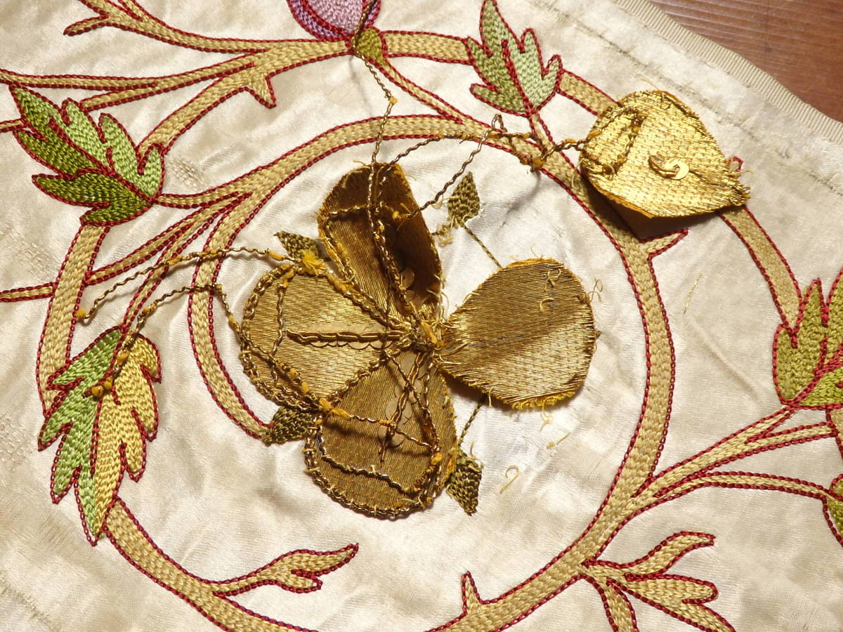 フランスアンティーク布 儀式に使う布のハギレ サテン 刺繍 リメイク ハンドメイド