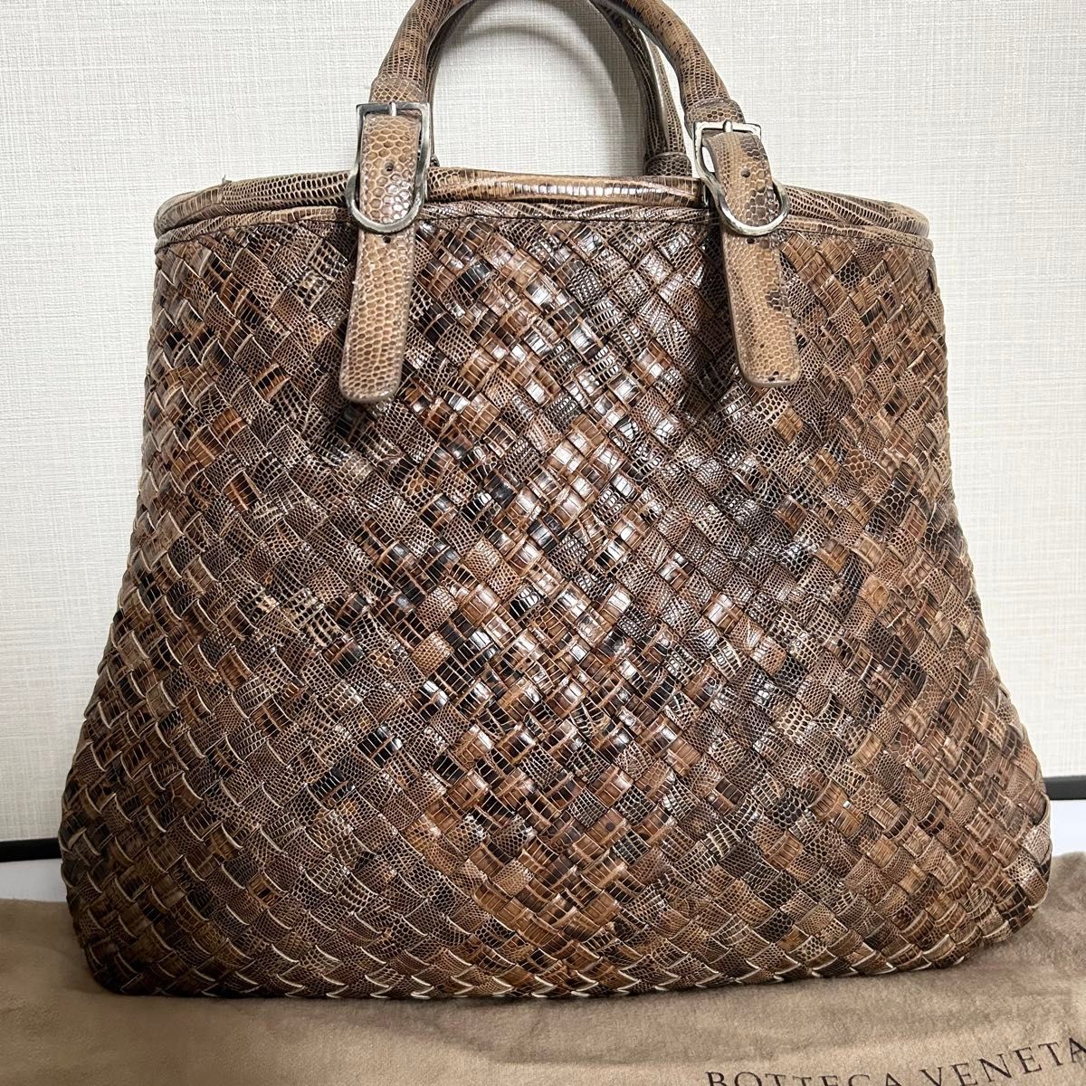 美品 BOTTEGA VENETA ハンドバッグ イントレチャート リザード 美品 BOTTEGA VENETA ハンドバッグ イントレチャート リザード