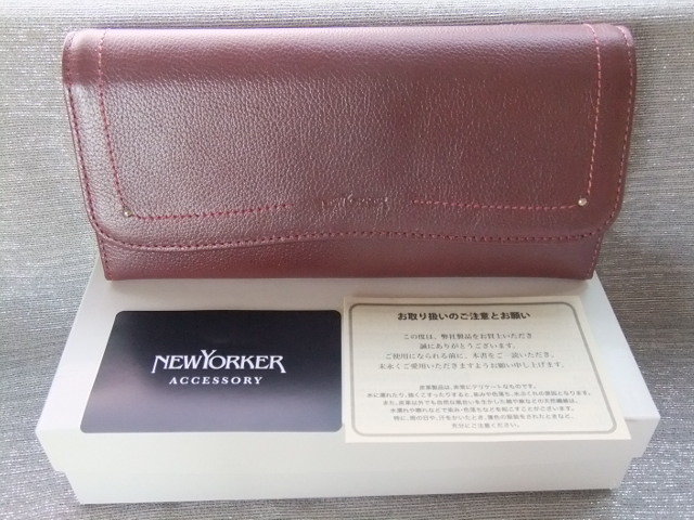 春早割 新品箱付□ニューヨーカー□かぶせ長財布□ワイン色 女性用