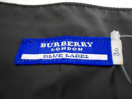WF52★バーバリーブルーレーベル/BURBERRY BLUE LABEL サイズ36 ブラック タイトミニスカート 豚革 中古品_画像3