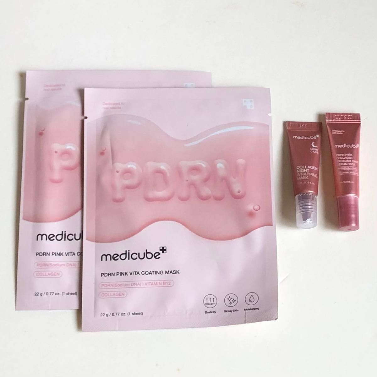 medicube AGE-R ブースタープロ HELLO KITTY エディション medicube AGE-R ブースタープロ HELLO KITTY エディション
