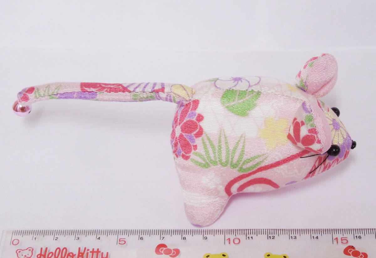  hand made hand .. bell attaching soft toy face arrow .. pink bell light pink mouse mouse san * second mouse peach color .. thing 