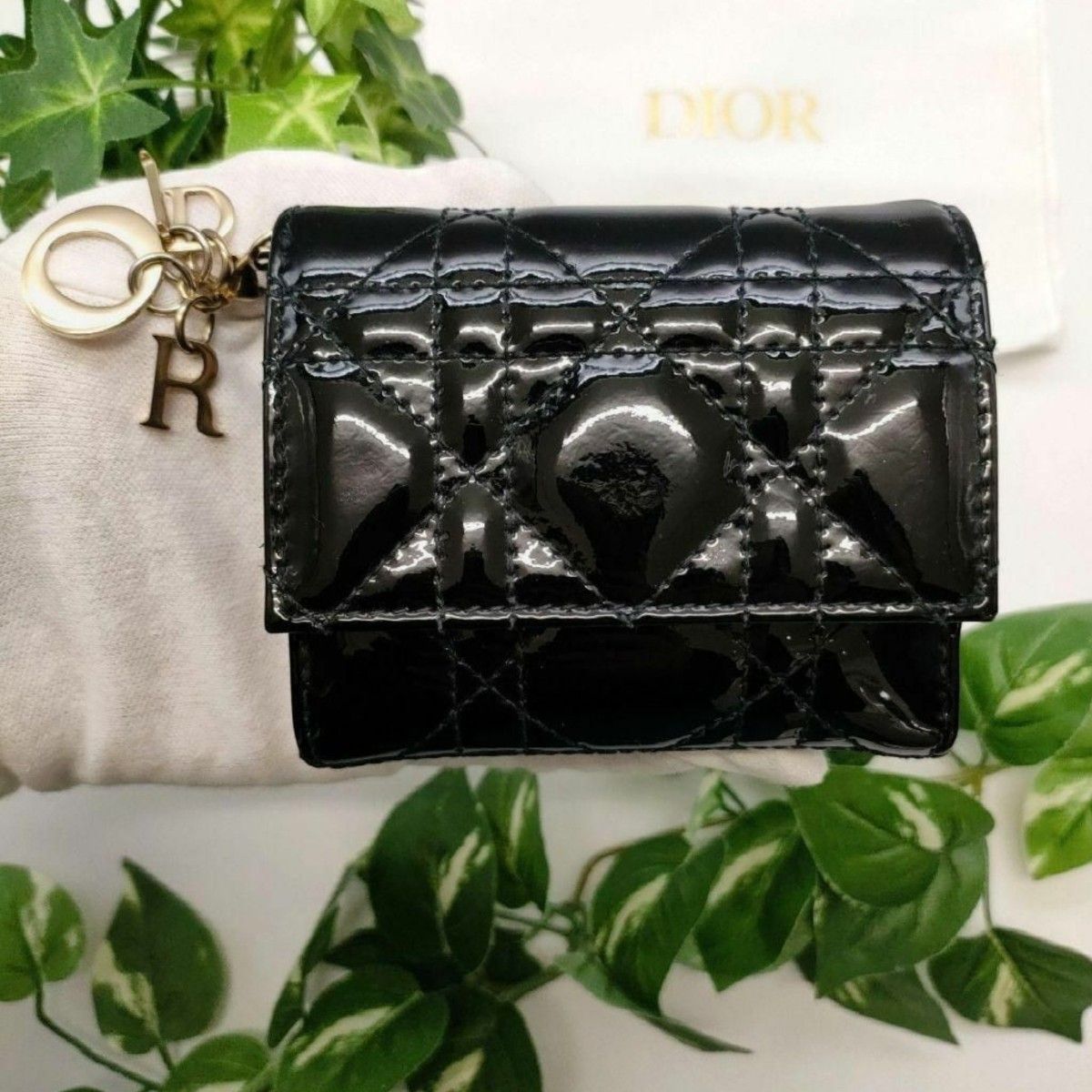 ディオール 三つ折り財布 ロータスウォレット ブラック カナージュ パテント Dior