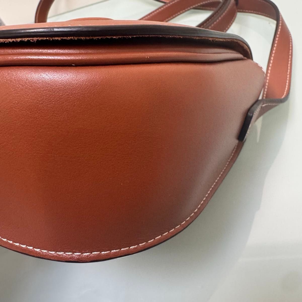 美品】CELINE セリーヌ フォルコ キュイル トリオンフ ブラウン 美品】CELINE セリーヌ フォルコ キュイル トリオンフ ブラウン