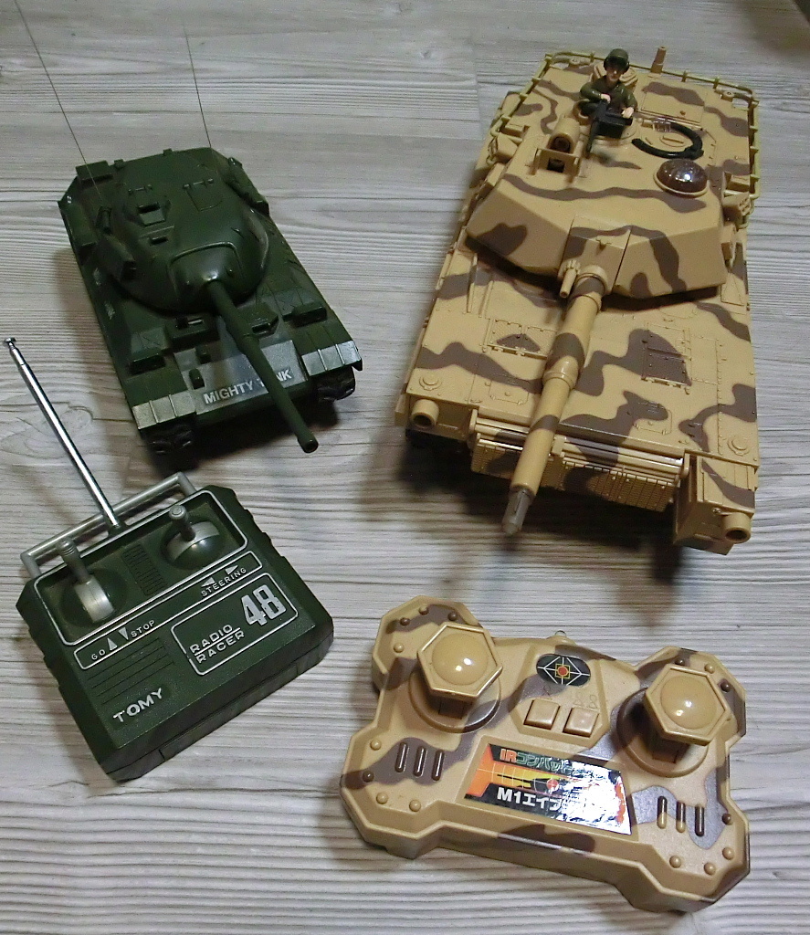 ラジコン 戦車 2両 ジャンク品(戦車、軍用車両)|売買された ラジコン 戦車 2両 ジャンク品(戦車、軍用車両)|売買された