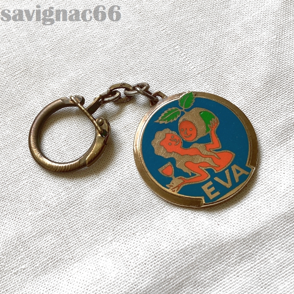 60年代 フレンチキーホルダー メタル EVA りんご ジュース アップル ★ 60s フランス vintage カントリーアンティーク 当時物 ブロカント