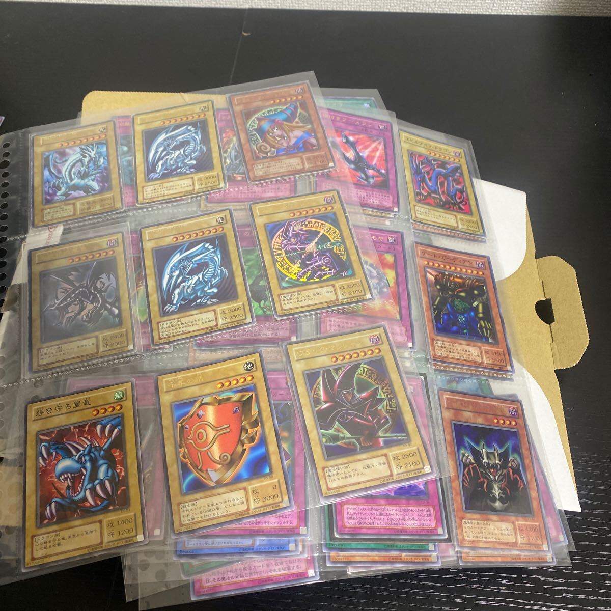 遊戯王 初期 第二期 2期 約650枚 青眼の白龍 ブラックマジシャン 遊戯王 初期 第二期 2期 約650枚 青眼の白龍 ブラックマジシャン