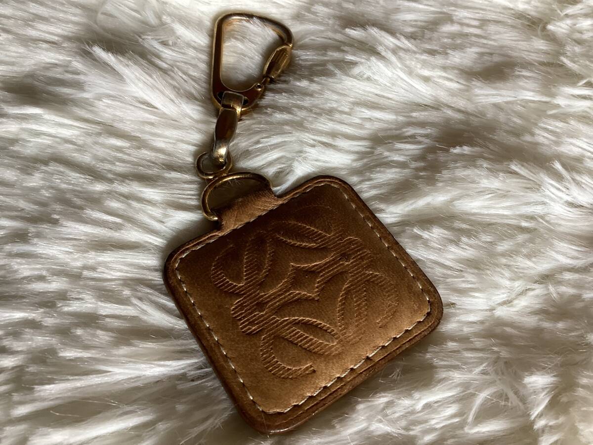LOEWE ロエベ アナグラム 本革 キーリング レザー キーホルダー LOEWE ロエベ アナグラム 本革 キーリング レザー キーホルダー