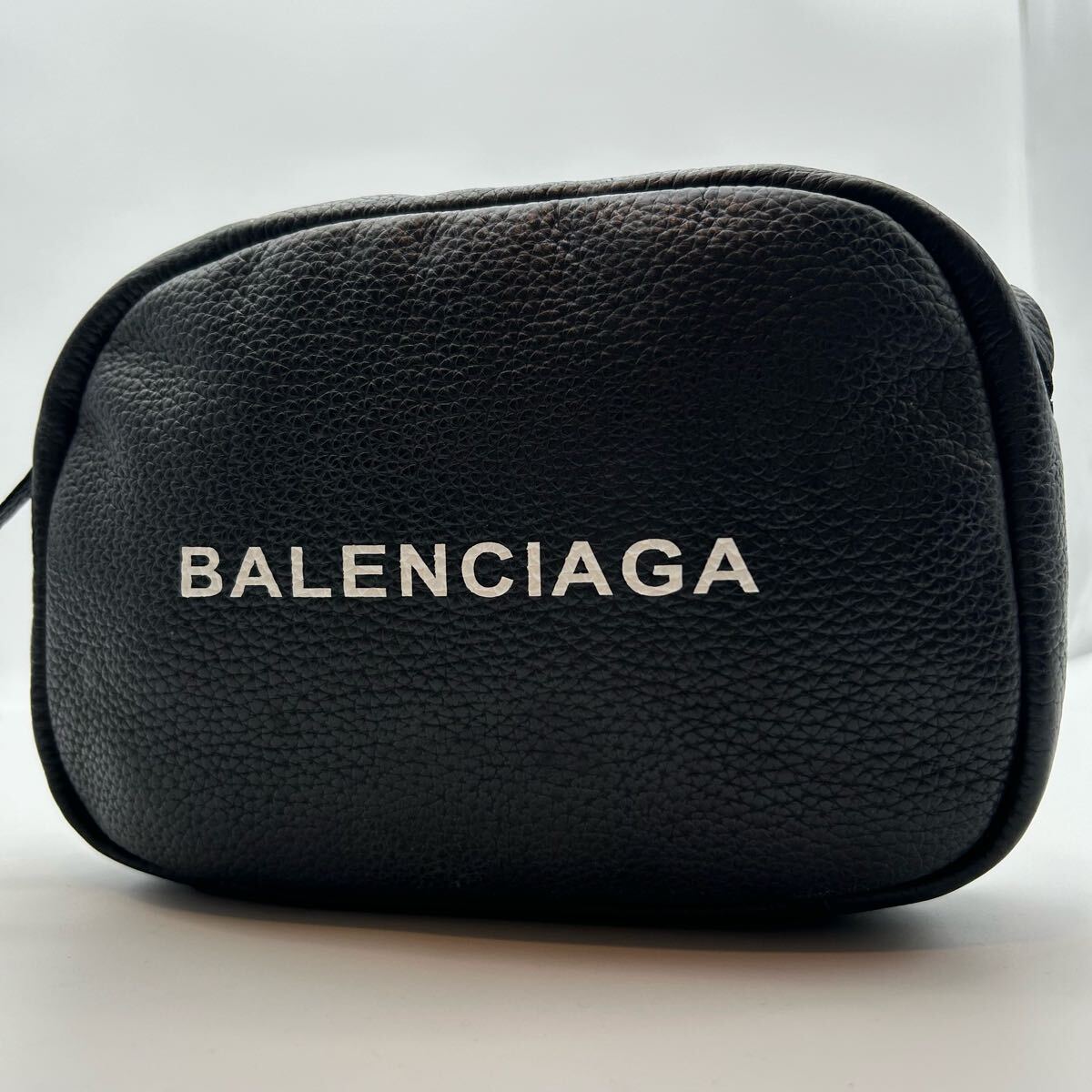 美品】BALENCIAGA バレンシアガ エブリデイ カメラバッグ ロゴ 美品】BALENCIAGA バレンシアガ エブリデイ カメラバッグ ロゴ