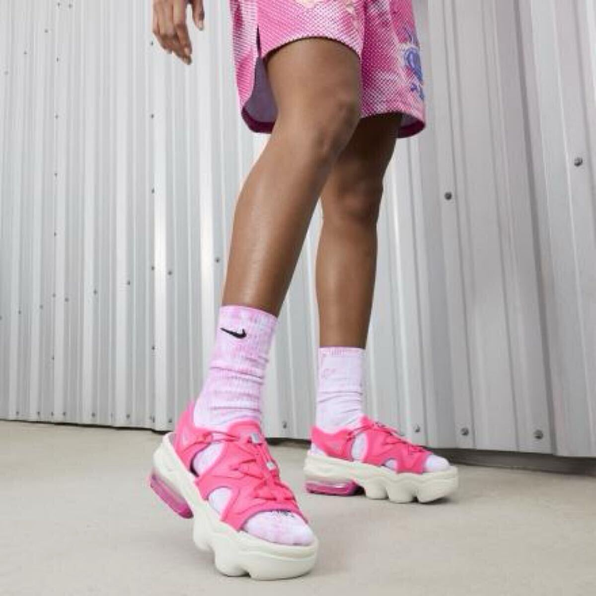  новый товар 24. Nike NIKE WMNS AIR MAX KOKO SANDAL air max здесь сандалии гипер- розовый 