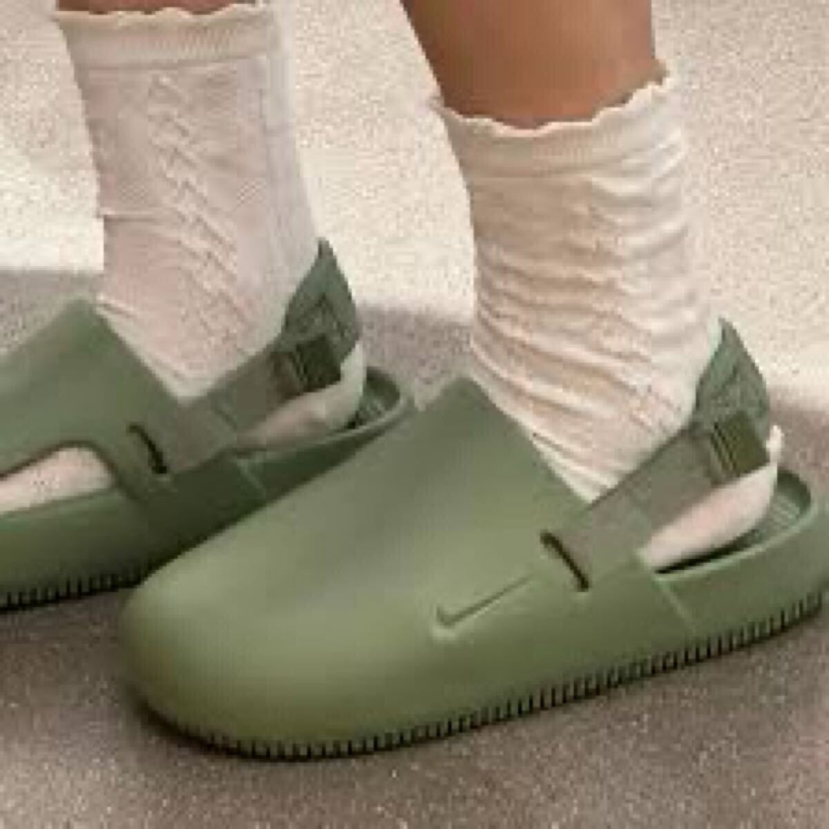 新品 定価8580円 25㎝ NIKE WMNS CALM MULE ナイキ ウィメンズ 新品 定価8580円 25㎝ NIKE WMNS CALM MULE ナイキ ウィメンズ