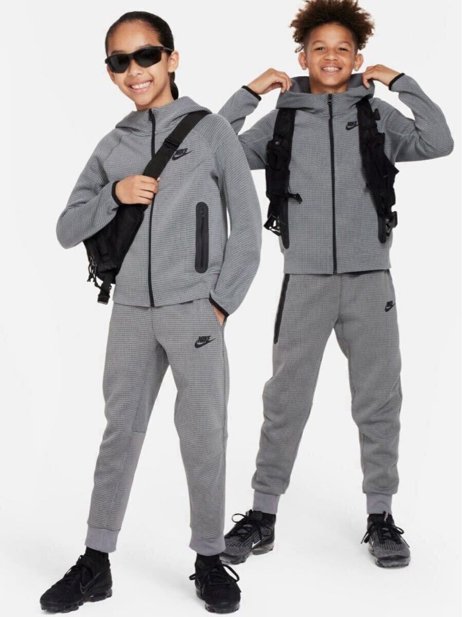 新品 150㎝ ナイキ NIKE Tech Fleece Winterized Full Zip 新品 150㎝ ナイキ NIKE Tech Fleece Winterized Full Zip