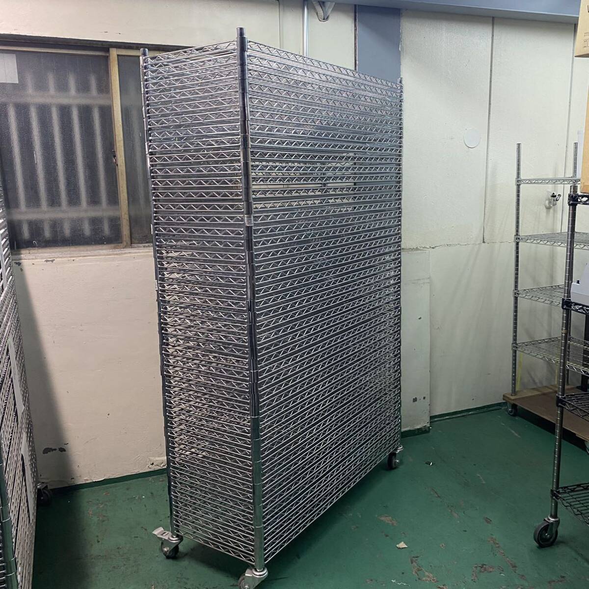 【引取限定】中古 ワイヤーシェルフ 物置 棚板 ワイヤー スチールラック 倉庫 標(biāo)準(zhǔn) 120x45 TBDY0124