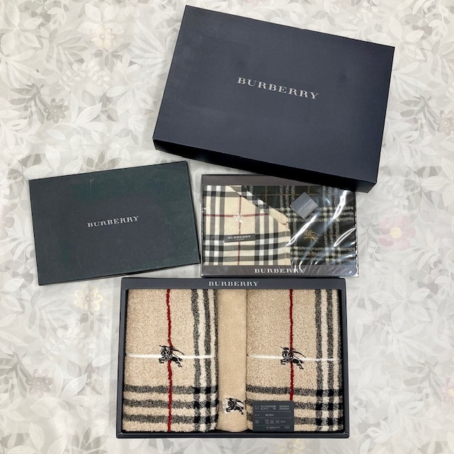 G718 美品 BURBERRYバーバリー ハンカチ フェイスタオル 綿100 G718 美品 BURBERRYバーバリー ハンカチ フェイスタオル 綿100