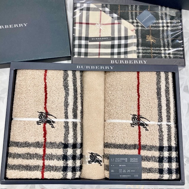 G718 美品 BURBERRYバーバリー ハンカチ フェイスタオル 綿100 G718 美品 BURBERRYバーバリー ハンカチ フェイスタオル 綿100