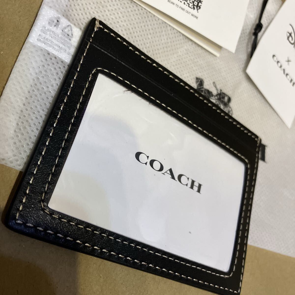 送料込 新品 COACH X ディズニー100周年コラボ 定期入 ミッキー 送料込 新品 COACH X ディズニー100周年コラボ 定期入 ミッキー