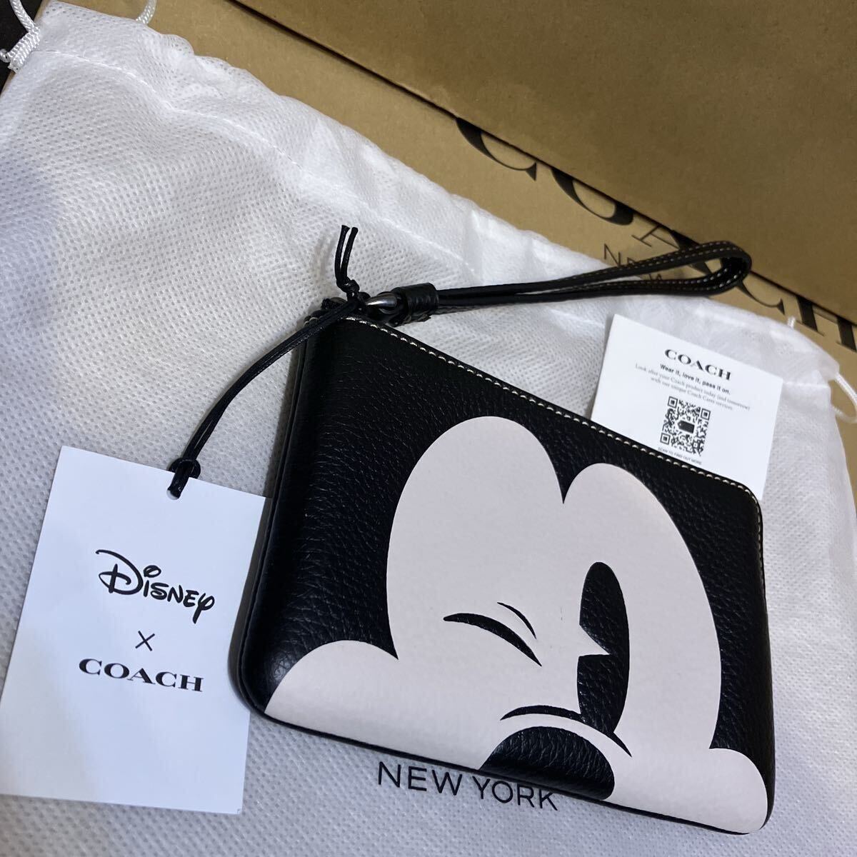 送料込 新品 COACH X ディズニー100周年コラボ ストラップ付き 送料込 新品 COACH X ディズニー100周年コラボ ストラップ付き