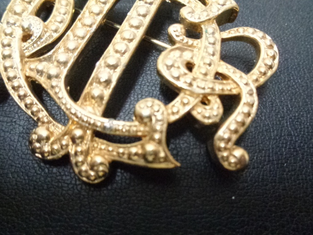 Christian Dior クリスチャン?ディオール エンブレム 大ぶり ブローチ ゴールド ヴィンテージ