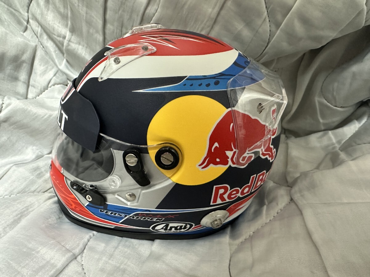 M.フェルスタッペン 直筆サイン入り 1/2ヘルメット 2015 M.フェルスタッペン 直筆サイン入り 1/2ヘルメット 2015