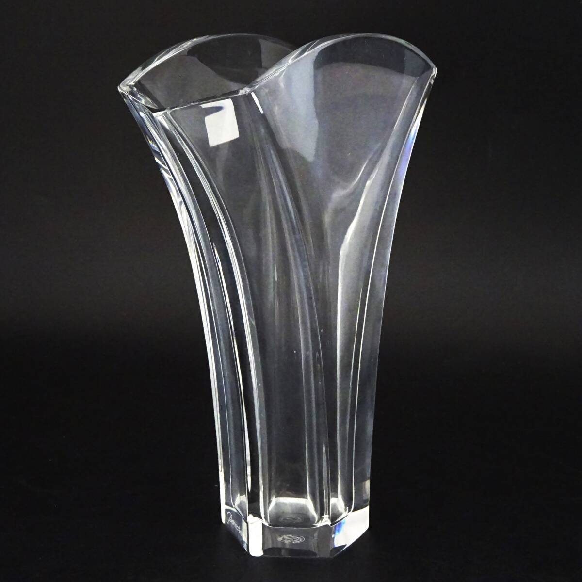 Baccarat ギンコ 高さ約17cm フラワーベース 花瓶 花びん 箱付 Baccarat ギンコ 高さ約17cm フラワーベース 花瓶 花びん 箱付