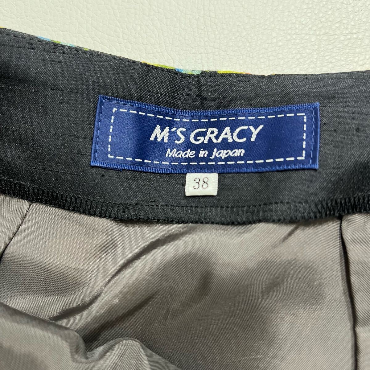 美品 M'S GRACY エムズグレイシー フレアスカート 膝丈 フラワー 美品 M'S GRACY エムズグレイシー フレアスカート 膝丈 フラワー