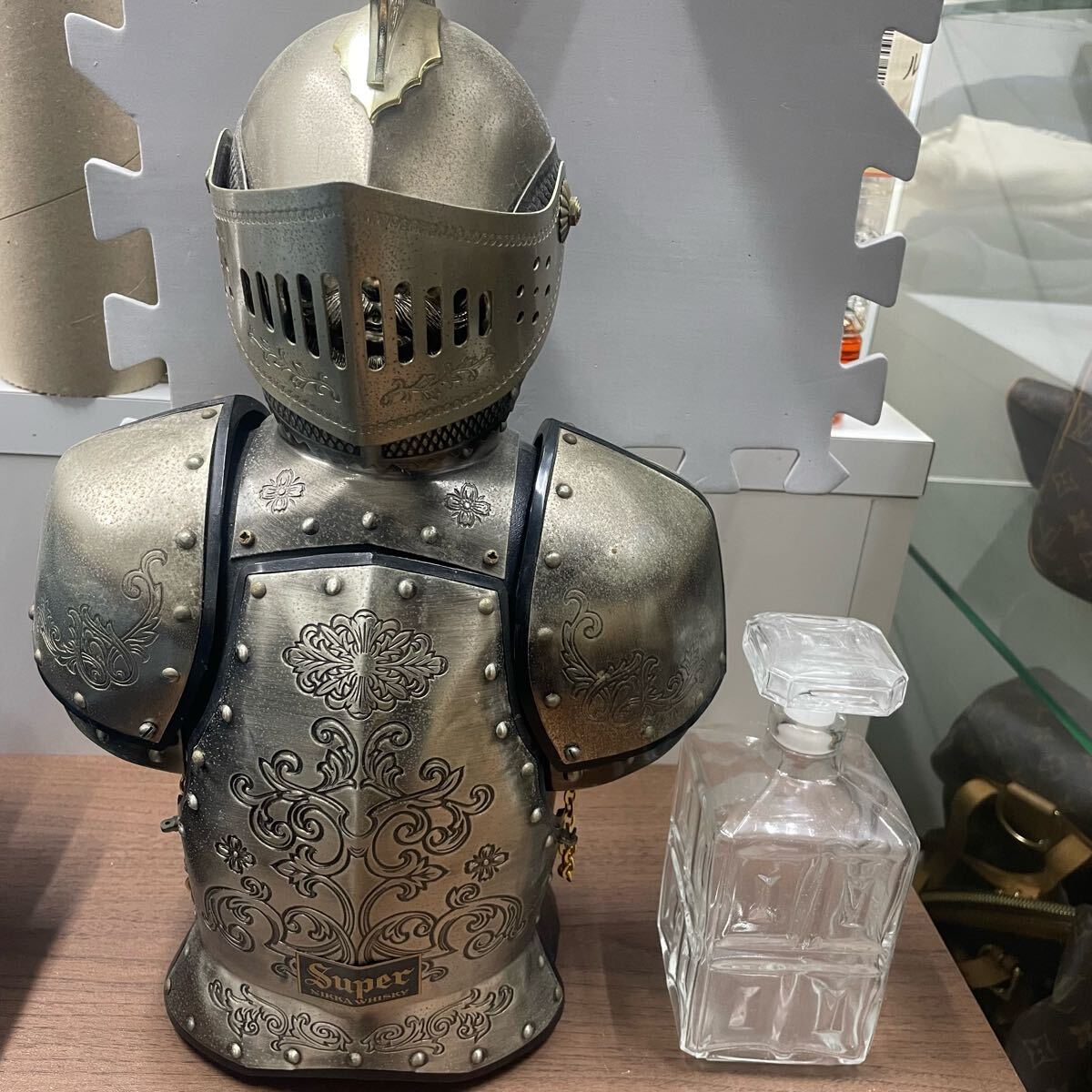 雷216 ニッカウヰスキー G&G 西洋甲冑 騎士 鎧 鉄仮面 ボトル 雷216 ニッカウヰスキー G&G 西洋甲冑 騎士 鎧 鉄仮面 ボトル