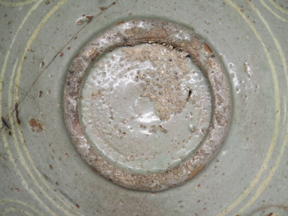 李朝/高麗 特集出品】高麗青磁雲鶴紋象嵌碗 蔵出し 朝鮮古陶磁器 李朝/高麗 特集出品】高麗青磁雲鶴紋象嵌碗 蔵出し 朝鮮古陶磁器