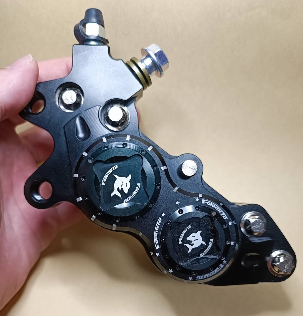 新型●臺(tái)灣Folamdo-左黒●ブレーキキャリパー●40mm●アルミCNC●4POT●ブレンボ FRANDO シグナス V125 グロム ズーマー NSR モンキー