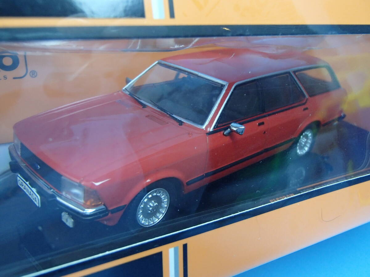 イクソ 1/43　フォード グラナダ MK II Turnier 1.8i GL 1978　レッド　CLC361N